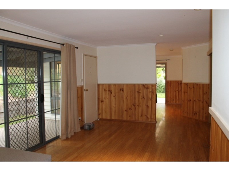 1 Commercial  Road, Mount Evelyn VIC 3796