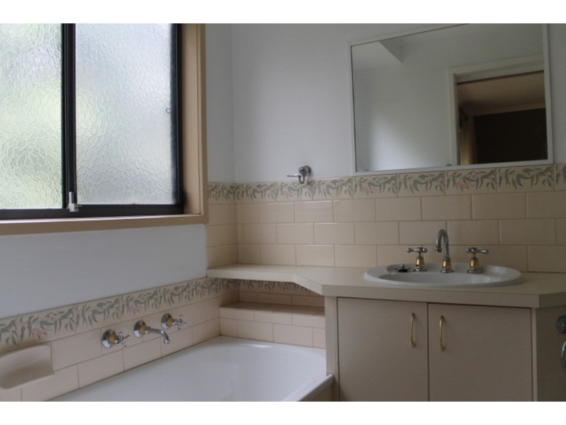 1 Commercial  Road, Mount Evelyn VIC 3796