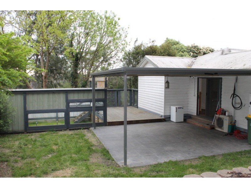 1 Commercial  Road, Mount Evelyn VIC 3796