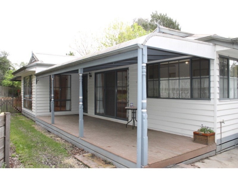 1 Commercial  Road, Mount Evelyn VIC 3796