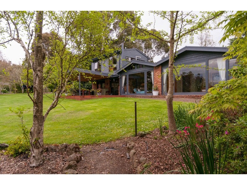 631 Victoria Road, Seville VIC 3139