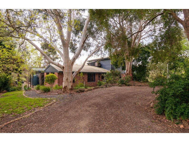 631 Victoria Road, Seville VIC 3139
