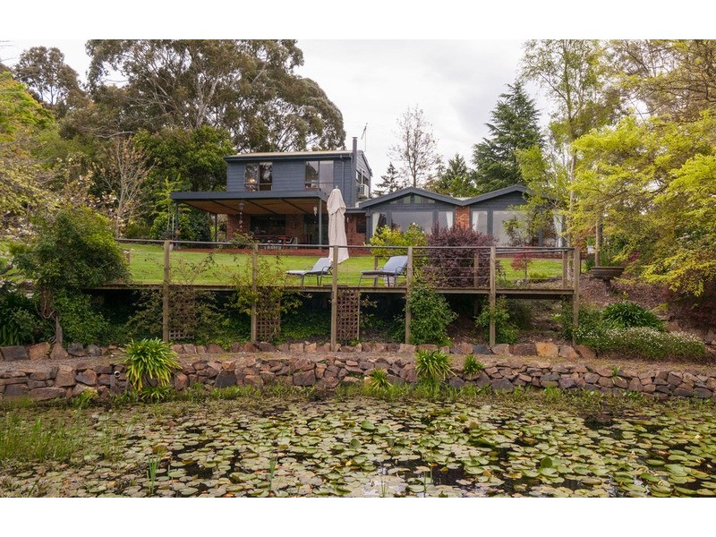 631 Victoria Road, Seville VIC 3139