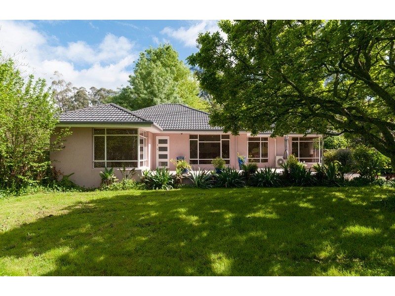 90 Wallace  Parade, Healesville VIC 3777