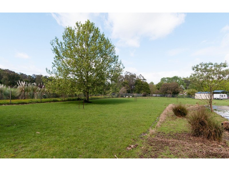 90 Wallace  Parade, Healesville VIC 3777