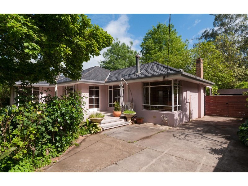 90 Wallace  Parade, Healesville VIC 3777