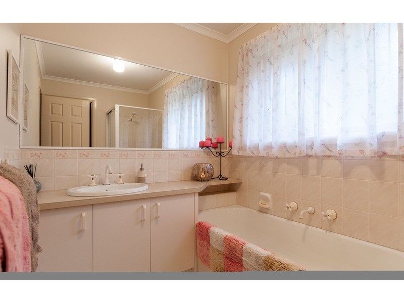 9  Windsor Park Rise, Mooroolbark VIC 3138