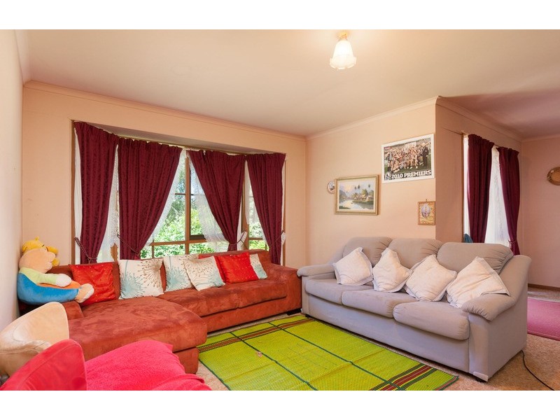 24 Wellington Road, Wandin North VIC 3139