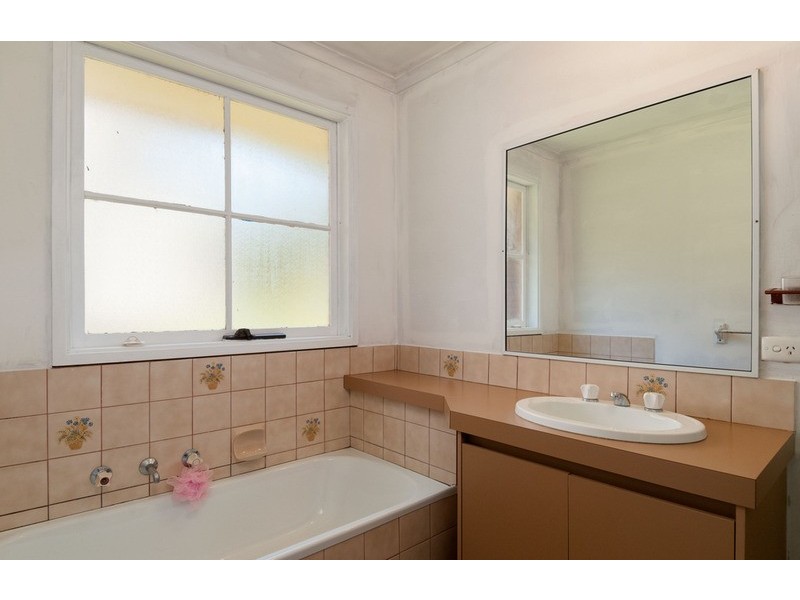 24 Wellington Road, Wandin North VIC 3139