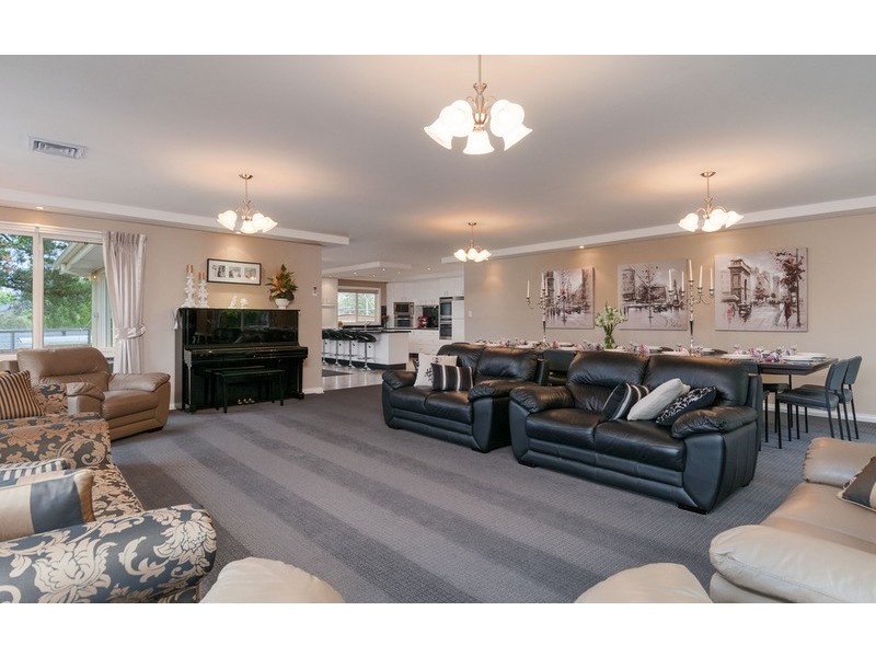 8 Tugun Road, Lilydale VIC 3140