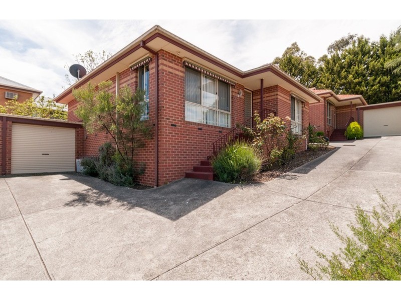 2/12 Edward Road, Chirnside Park VIC 3116