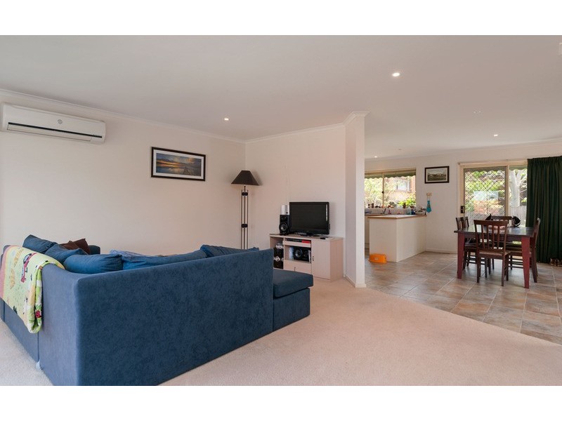 2/12 Edward Road, Chirnside Park VIC 3116