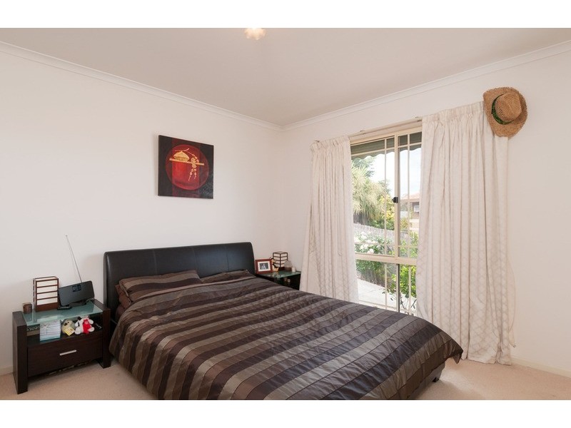 2/12 Edward Road, Chirnside Park VIC 3116