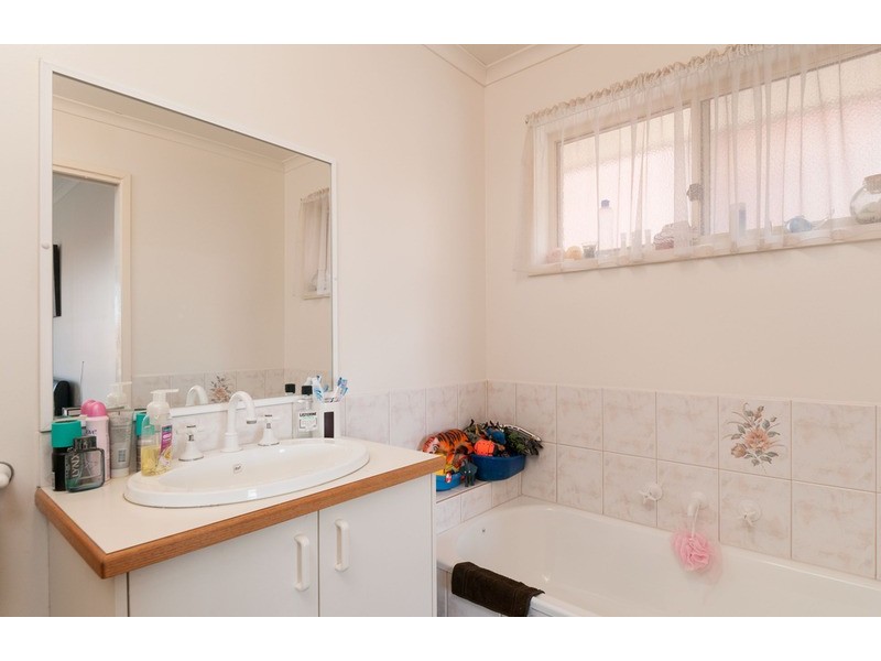 2/12 Edward Road, Chirnside Park VIC 3116