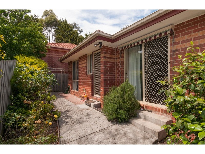 2/12 Edward Road, Chirnside Park VIC 3116