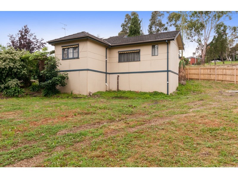 28 Old Warburton Road, Seville VIC 3139