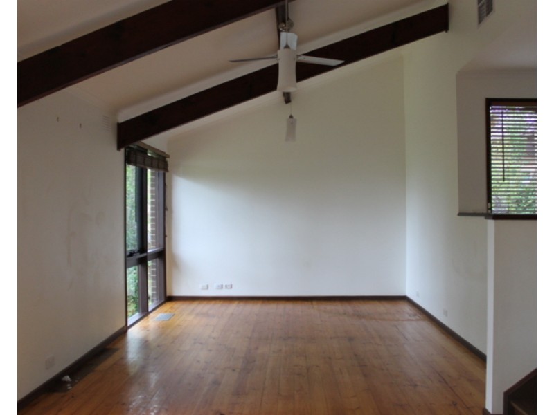 17 Gordon Avenue, Montrose VIC 3765