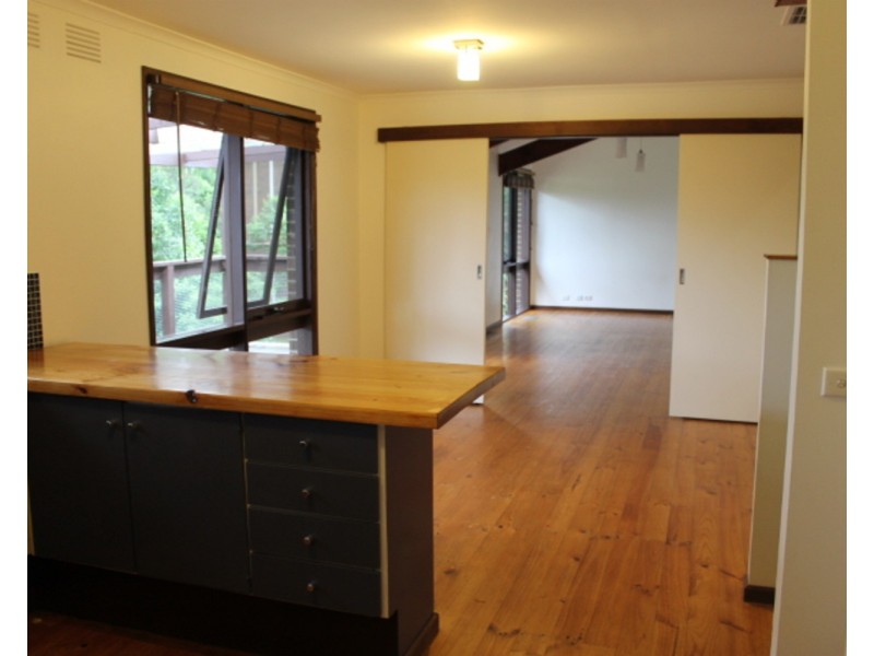 17 Gordon Avenue, Montrose VIC 3765