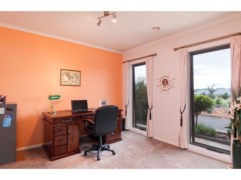 90 Sunset Drive, Chirnside Park VIC 3116