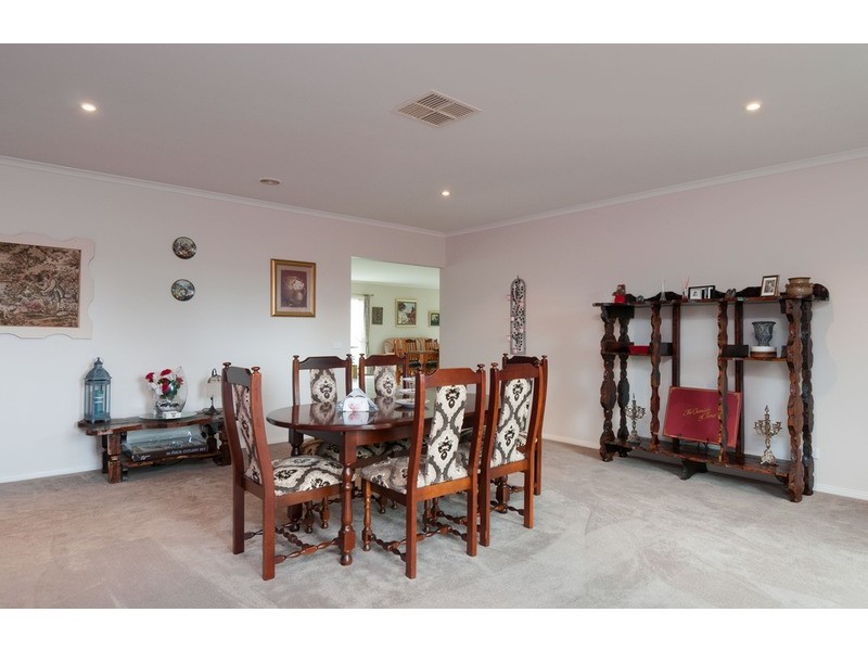 90 Sunset Drive, Chirnside Park VIC 3116