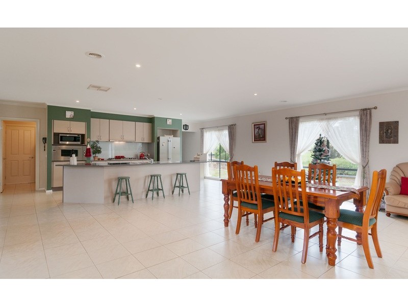 90 Sunset Drive, Chirnside Park VIC 3116