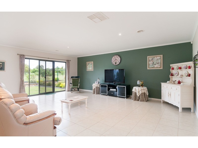 90 Sunset Drive, Chirnside Park VIC 3116