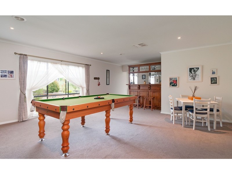 90 Sunset Drive, Chirnside Park VIC 3116