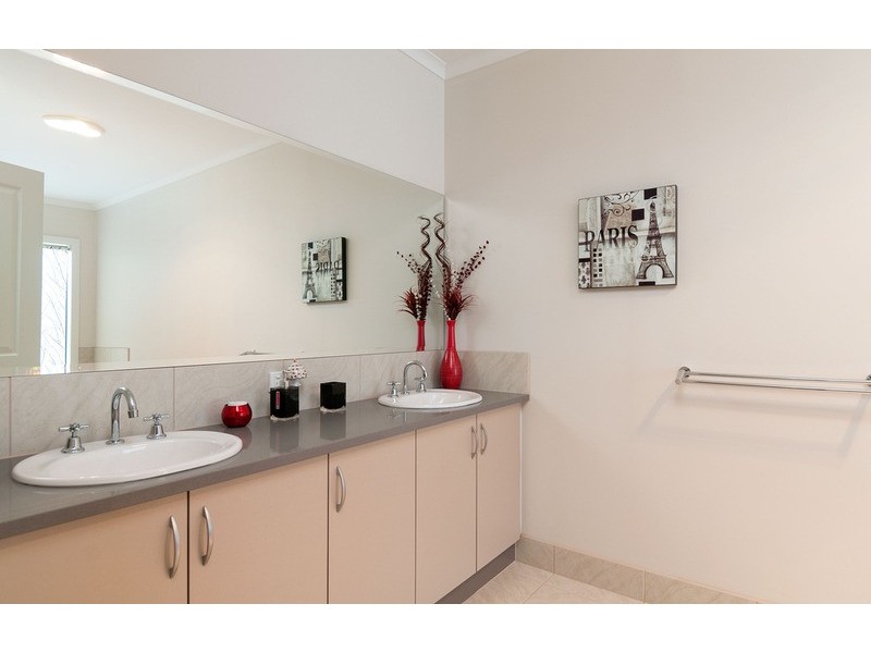 90 Sunset Drive, Chirnside Park VIC 3116