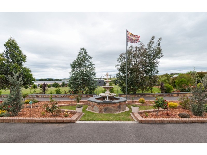 90 Sunset Drive, Chirnside Park VIC 3116