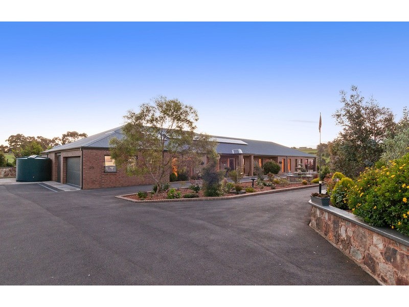 90 Sunset Drive, Chirnside Park VIC 3116