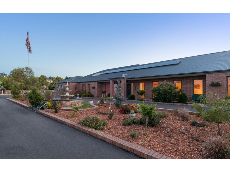 90 Sunset Drive, Chirnside Park VIC 3116