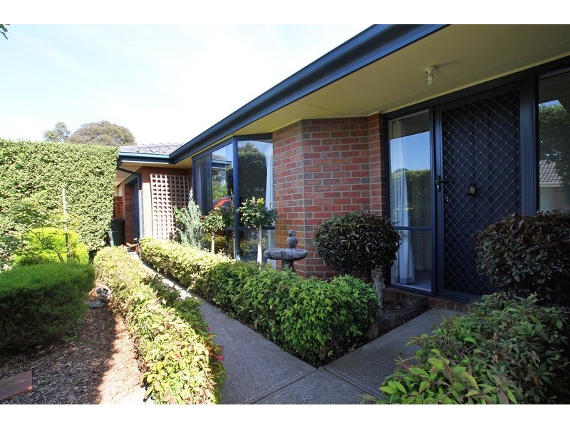 16 Snowgum Drive, Kilsyth VIC 3137