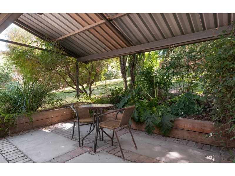 32 Station Road, Seville VIC 3139