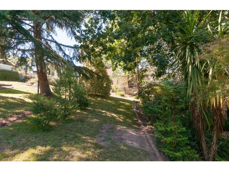 32 Station Road, Seville VIC 3139