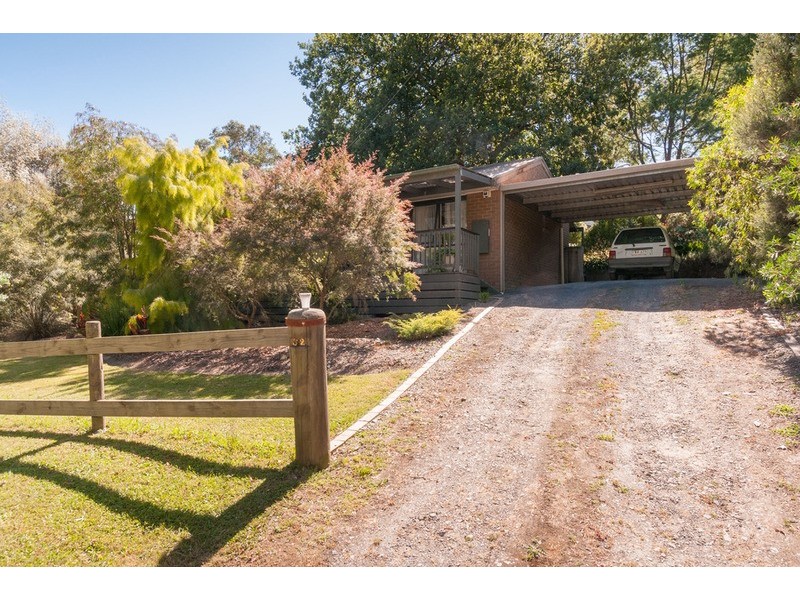 32 Station Road, Seville VIC 3139