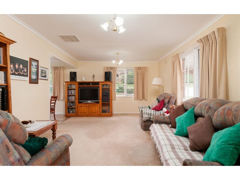 8 George Street, Wandin North VIC 3139