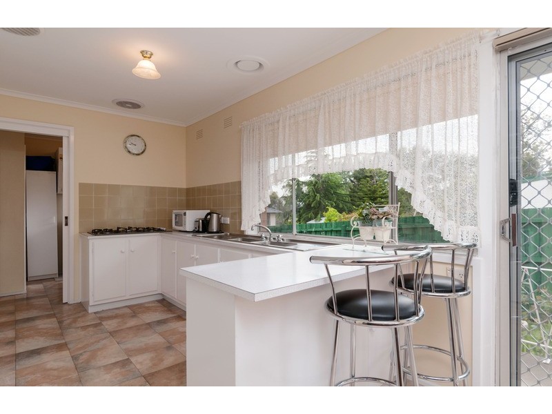 8 George Street, Wandin North VIC 3139