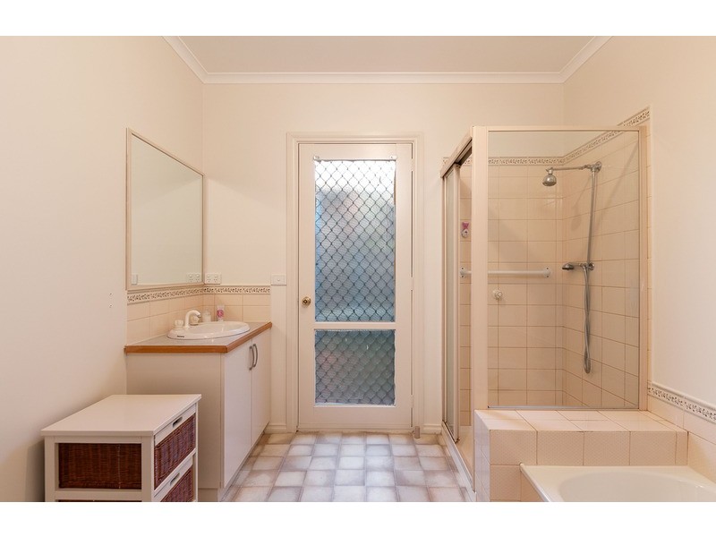 2/22 McComb  Street, Lilydale VIC 3140