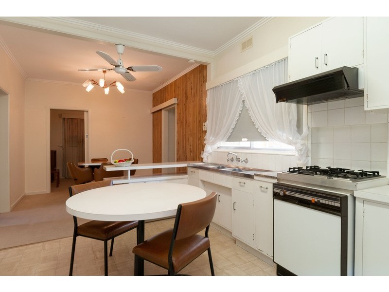 114 Liverpool Road, Kilsyth VIC 3137