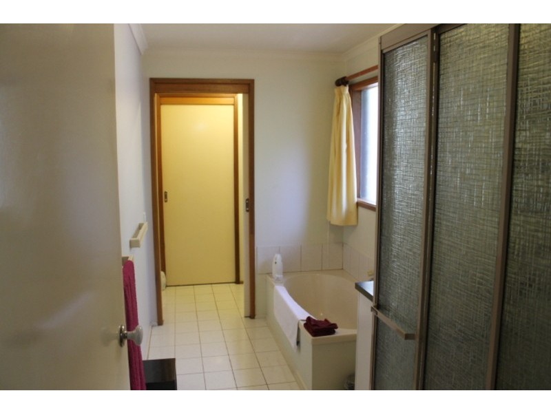 2/631 Victoria Road, Seville VIC 3139