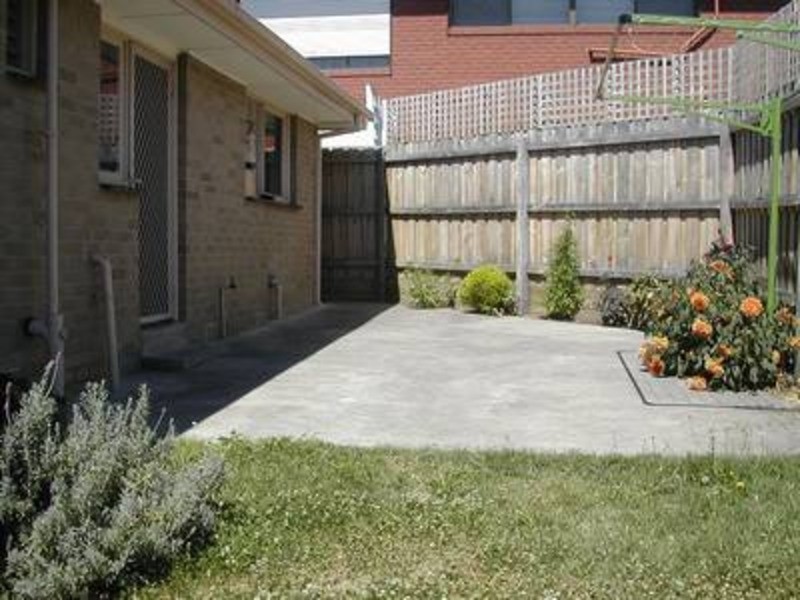 18 Larnook Crescent, Mooroolbark VIC 3138