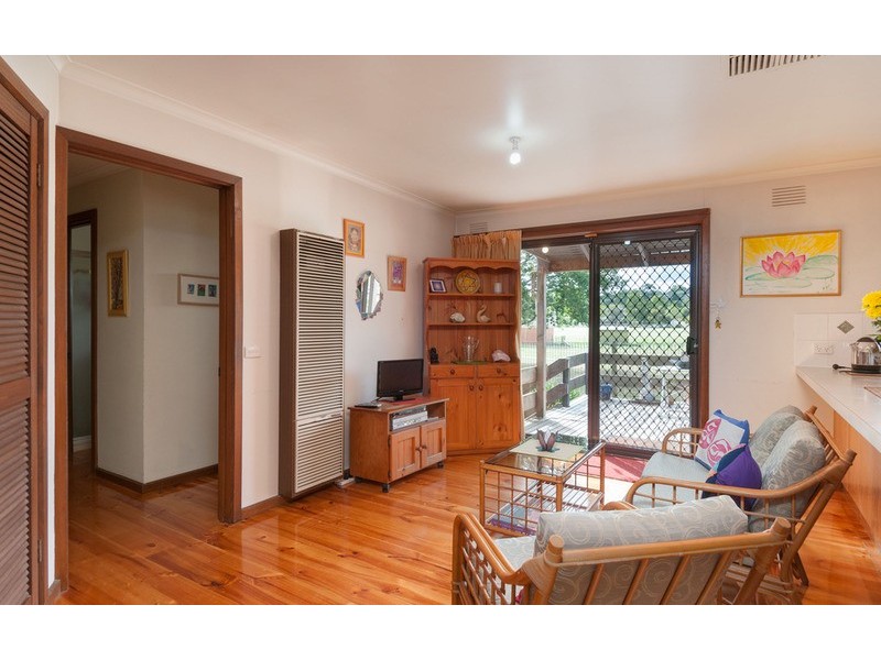 33 Village Green, Chirnside Park VIC 3116