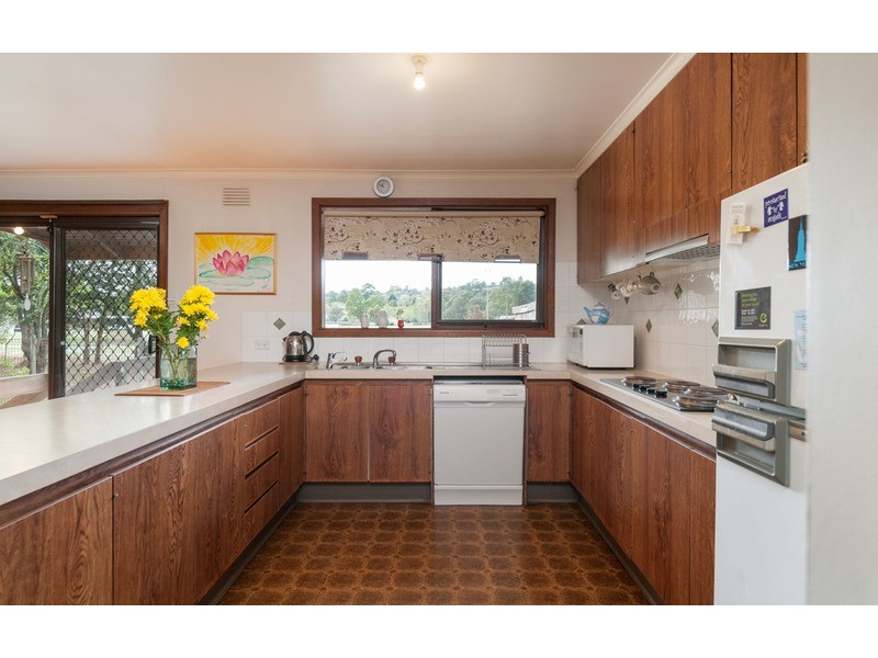 33 Village Green, Chirnside Park VIC 3116