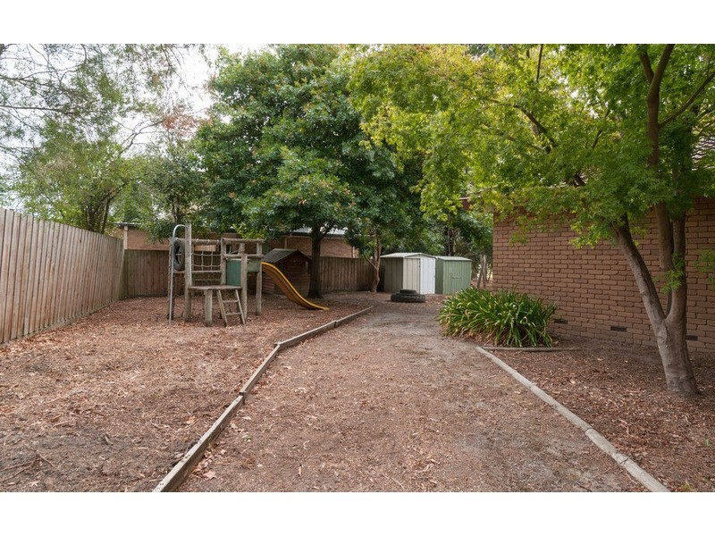 33 Village Green, Chirnside Park VIC 3116