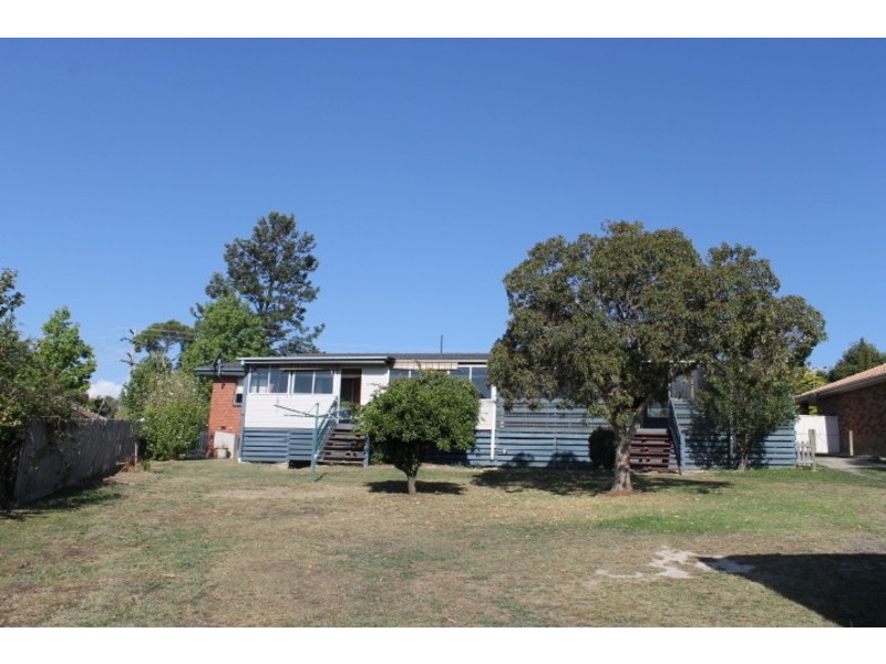 18 Cairncroft Avenue, Launching Place VIC 3139