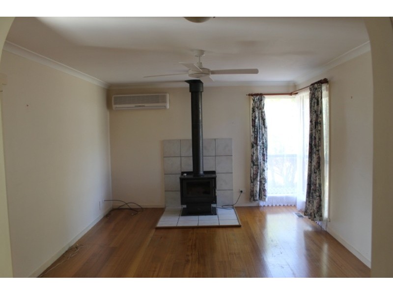 18 Cairncroft Avenue, Launching Place VIC 3139