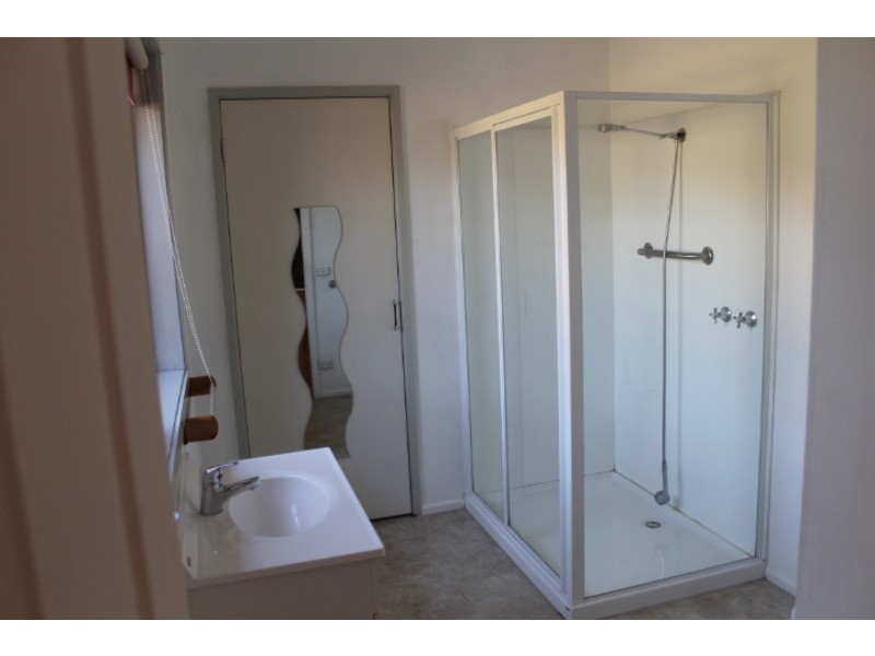 18 Cairncroft Avenue, Launching Place VIC 3139