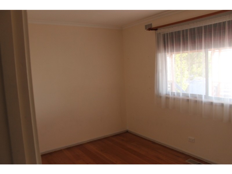18 Cairncroft Avenue, Launching Place VIC 3139