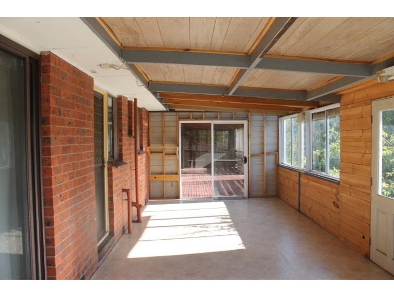 18 Cairncroft Avenue, Launching Place VIC 3139