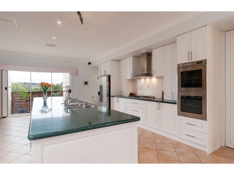 17 Mandl Close, Lilydale VIC 3140